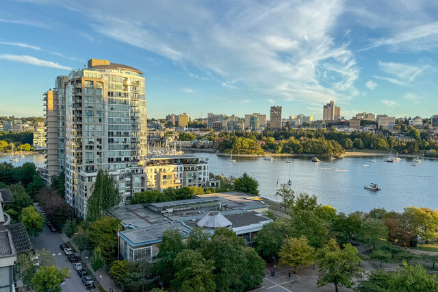 The view over the community centre roof to False Creek and its marina - 15B-199 Drake Street, Vancouver Downtown