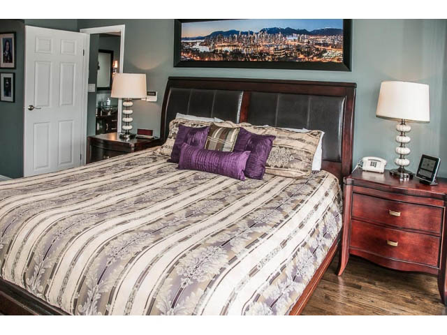 Furnished 4-bedroom + den house with hardwood floors and city view. - 4541 Strathcona Road, North Vancouver