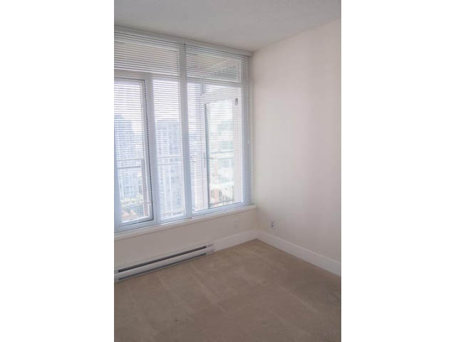 Bright living room with large windows and city view. - 2306 - 888 Homer Street, Vancouver Downtown