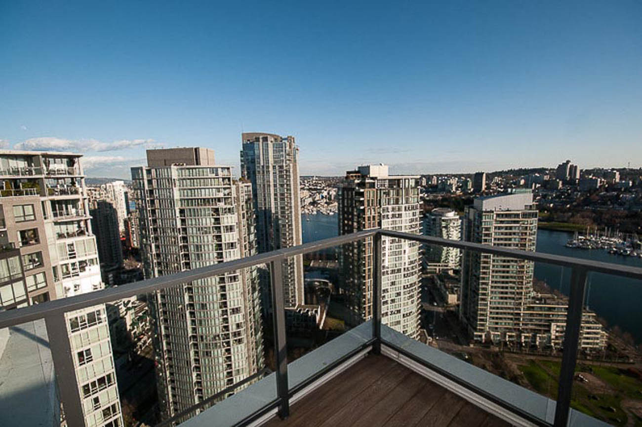 Luxury apartment for rent downtown Vancouver BC Park West 2 Beach Crescent