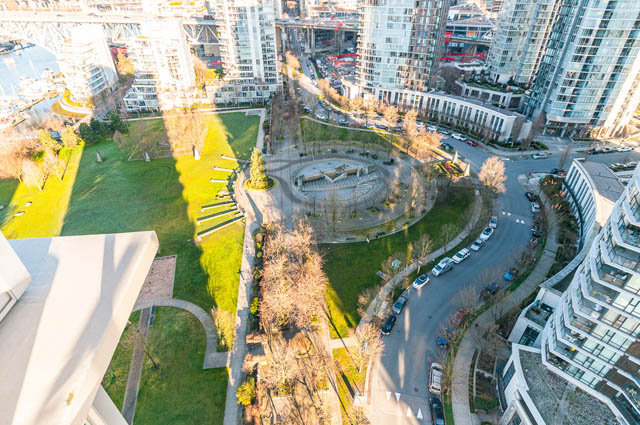 Spacious living room with city view and modern furnishings. - 2503 - 428 Beach Crescent, Vancouver Downtown