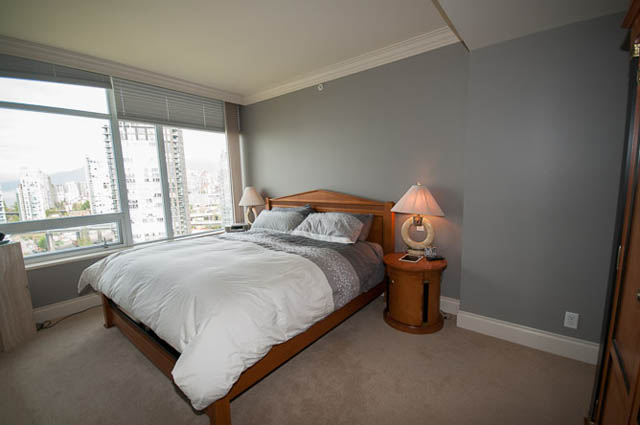 Bright bedroom with city view and modern furnishings. - 2503 - 428 Beach Crescent, Vancouver Downtown