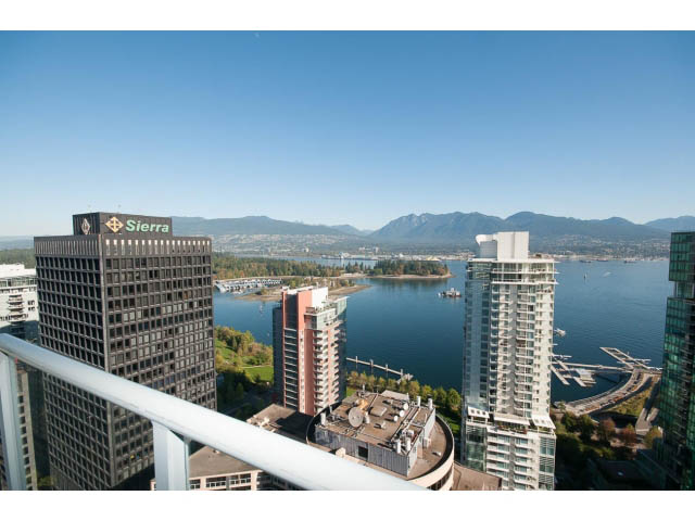Spacious penthouse with stunning city view and modern furnishings. - 3405-1111 W Pender, Vancouver Downtown
