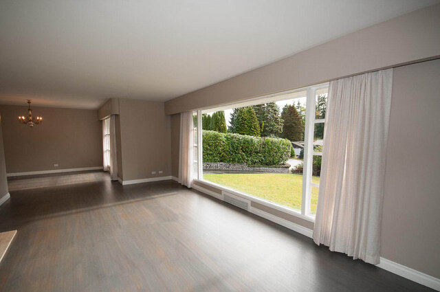 555 Stevens Drive - House - British Properties - Photo 5 of 29
