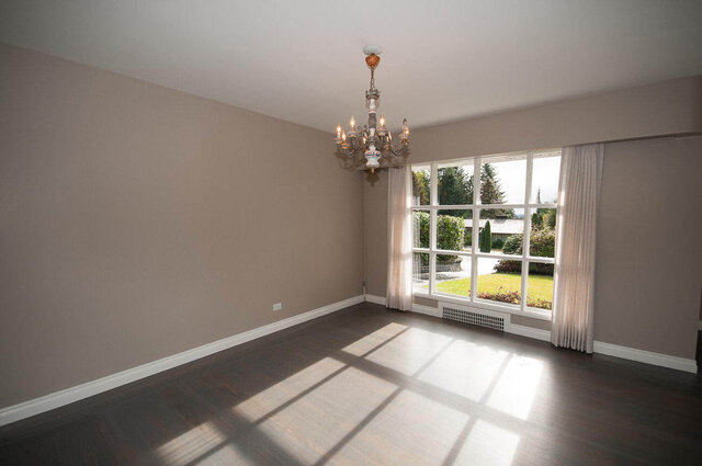 555 Stevens Drive - House - British Properties - Photo 9 of 29