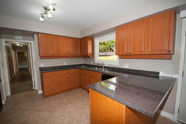 555 Stevens Drive - House - British Properties - Photo 10 of 29