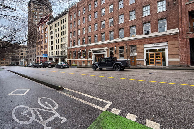 Loft with urban charm, brick facade, and bike lane nearby. - 308 - 546 Beatty Street, Vancouver Downtown