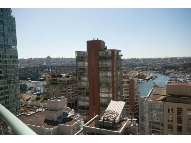 Furnished 2-bedroom condo with stunning city view and waterfront access. - 1502 - 907 Beach Ave, Vancouver Downtown