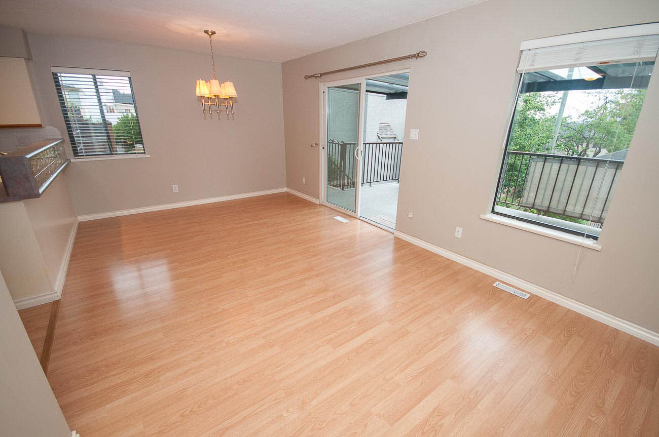 Bright and spacious 2 bedroom duplex Lower lonsdale