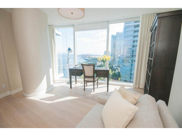 Bright living room with hardwood floors, city view, and modern furnishings. - 1702 - 1281 W. Cordova Street, Vancouver Downtown