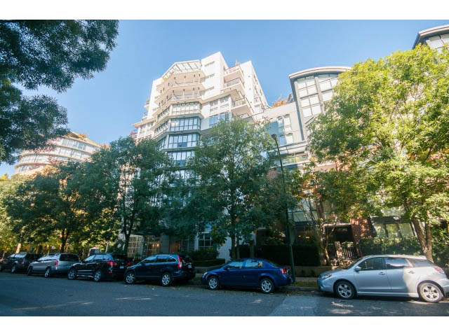 Furnished 2-bedroom + den condo with modern balcony and city view. - 603 - 1425 West 6th Ave, Vancouver West Side
