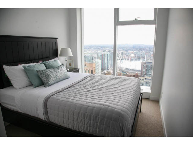 Furnished 2-bedroom condo with city view from large window. - 4609 - 777 Richards St, Vancouver Downtown
