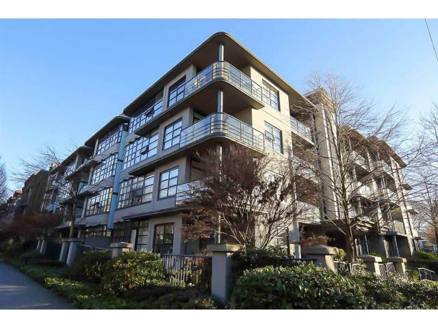 Bright penthouse with large balconies and modern design. - 401 - 2828 Yew St, Vancouver West Side