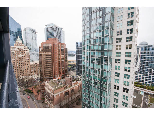 Bright living room with city view and modern furnishings. - 1902 - 838 W Hastings, Vancouver Downtown