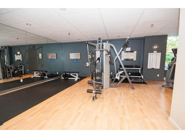 Furnished gym with hardwood floors and large mirrors. - 2005 - 1067 Marinaside Crescen, Vancouver Downtown