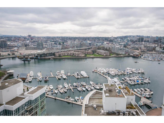 Furnished 2-bedroom + den with stunning city view from balcony. - 2706 -198 Aquarius Mews, Vancouver Downtown