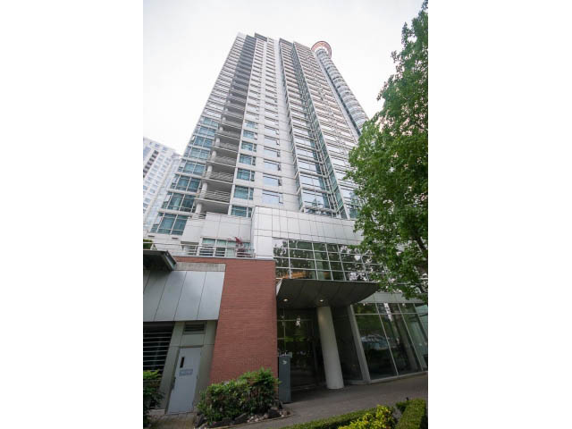 Furnished 2-bedroom + den condo with modern glass facade and city view. - 2706 -198 Aquarius Mews, Vancouver Downtown