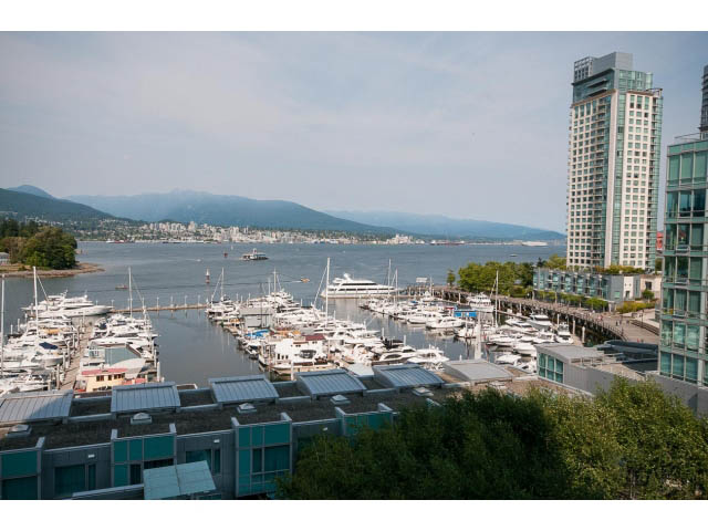 Loft with stunning city view and waterfront access. - 803 - 590 Nicola Street, Vancouver Downtown