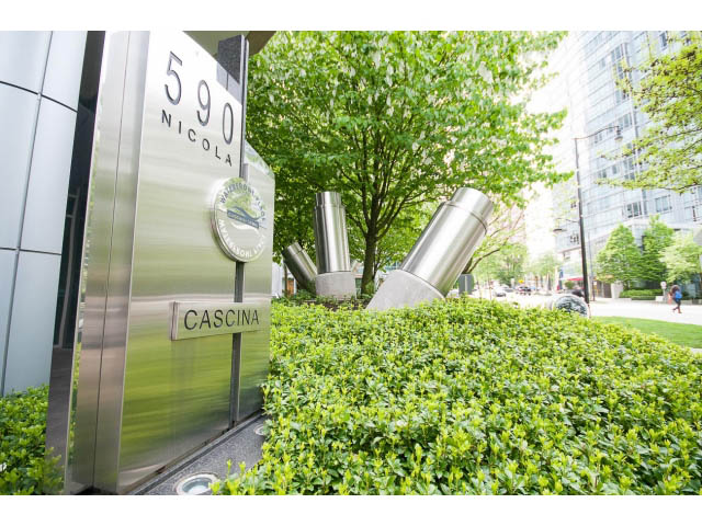 Furnished loft with modern decor and greenery. - 803 - 590 Nicola Street, Vancouver Downtown