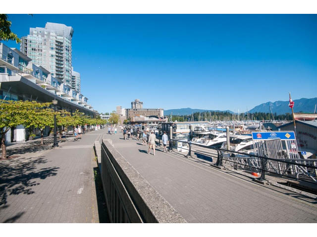 Furnished loft with city view and waterfront access. - 803 - 590 Nicola Street, Vancouver Downtown