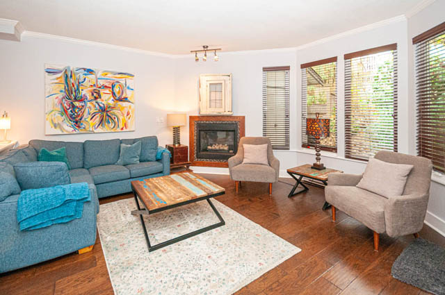 2663 fromme road north vancouver lynn valley