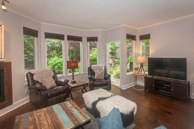 2663 fromme road north vancouver lynn valley