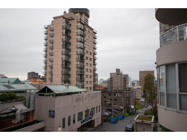 Furnished 2-bedroom + den with city view and balcony access. - 303 - 717 Jervis St, Vancouver Downtown