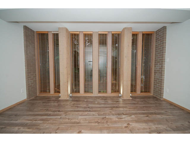 2 bdrm townhouse rental north shore lonsdale b c