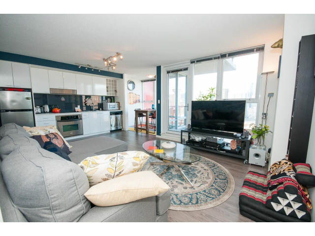 Furnished 1-bedroom condo with hardwood floors, city view, and modern kitchen. - 3105 - 602 Citadel Parade, Vancouver Downtown