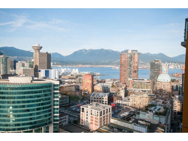Bright 1-bedroom condo with stunning city view and modern furnishings. - 3105 - 602 Citadel Parade, Vancouver Downtown