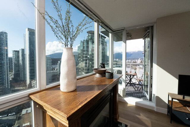 Furnished 1-bedroom + den with hardwood floors, large windows, and a city view. - 2303 - 1328 West Pender Street, Vancouver Downtown