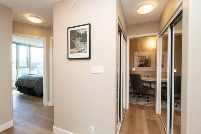 Spacious 1-bedroom + den condo with hardwood floors and a city view from the bedroom. - 2303 - 1328 West Pender Street, Vancouver Downtown