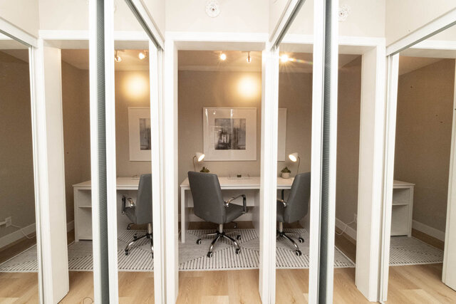 Furnished den with hardwood floors, desk, and modern decor. - 2303 - 1328 West Pender Street, Vancouver Downtown