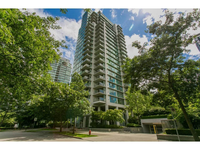 Furnished 2-bedroom + den condo with city views and modern design. - 1402 - 1680 Bayshore Drive, Vancouver Downtown