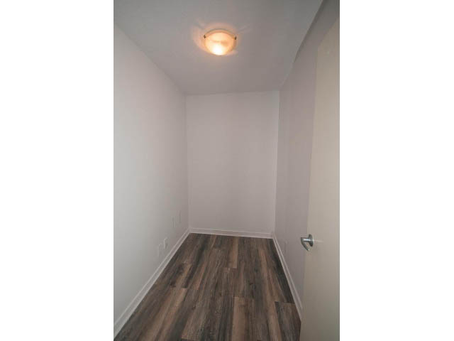 1 bedroom den