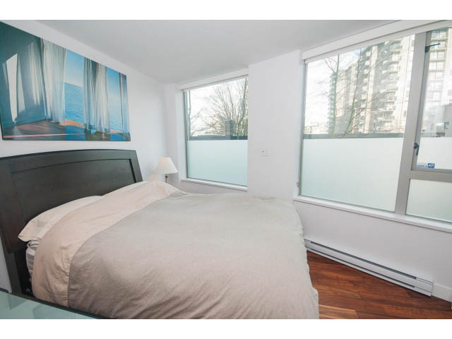 Furnished 1-bedroom + den with hardwood floors and city view. - 202 - 1277 Nelson St, Vancouver Downtown