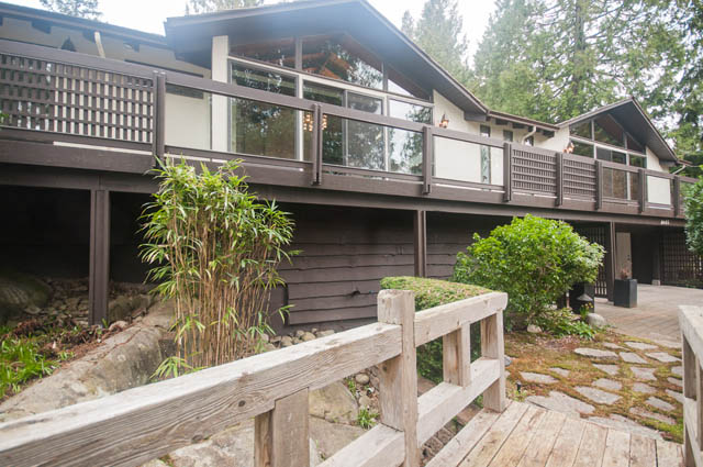 Furnished 4-bedroom + den house with wooden decks and lush greenery. - 4645 Caulfeild Drive, West Vancouver