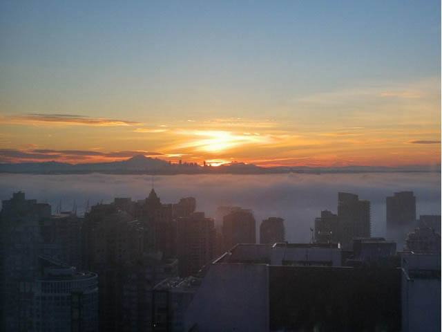 Furnished 2-bedroom condo with stunning city view at sunset. - 3403 - 938 Nelson Street, Vancouver Downtown