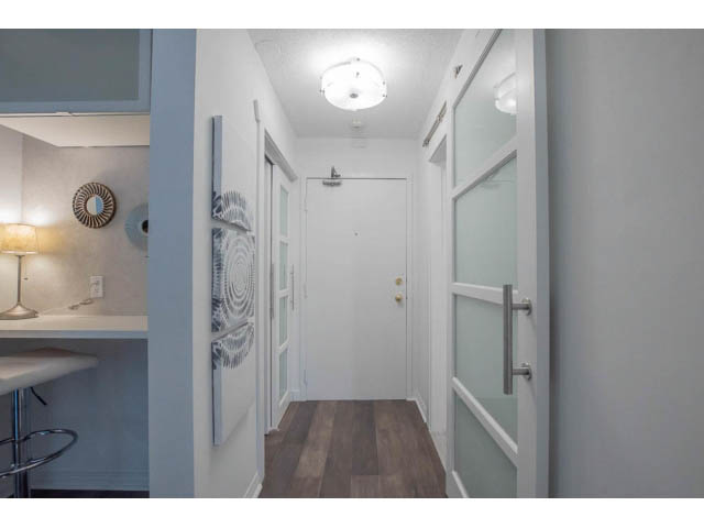 Furnished 1-bedroom + den with hardwood floors and a modern kitchen. - 306 - 570 E 8th Avenue, Vancouver East Side