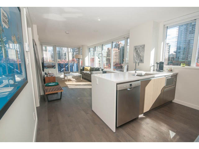 Bright kitchen with hardwood floors and city view, modern furnishings. - 805 - 1009 Harwood Street, Vancouver Downtown