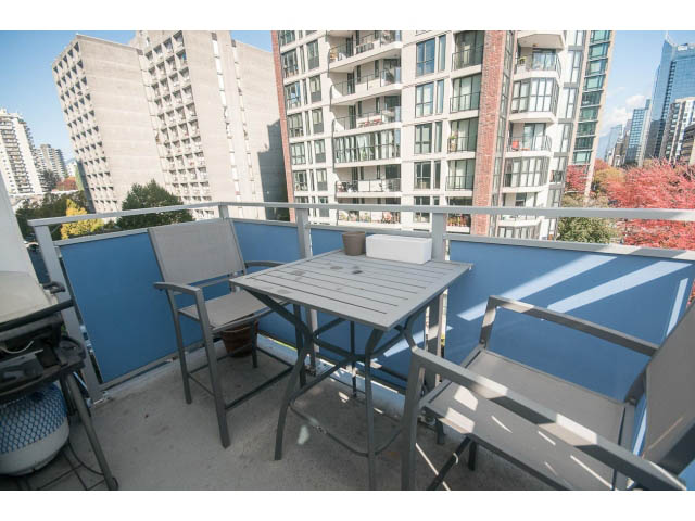 Furnished balcony with outdoor furniture, city view. - 805 - 1009 Harwood Street, Vancouver Downtown