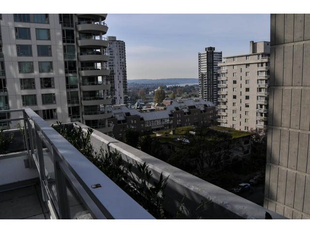 Furnished 1-bedroom + den with city view from balcony. - 805 - 1009 Harwood Street, Vancouver Downtown