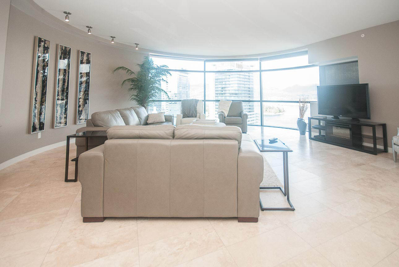 Luxurious 2 bedroom and den for rent in Jameson Vancouver downtown