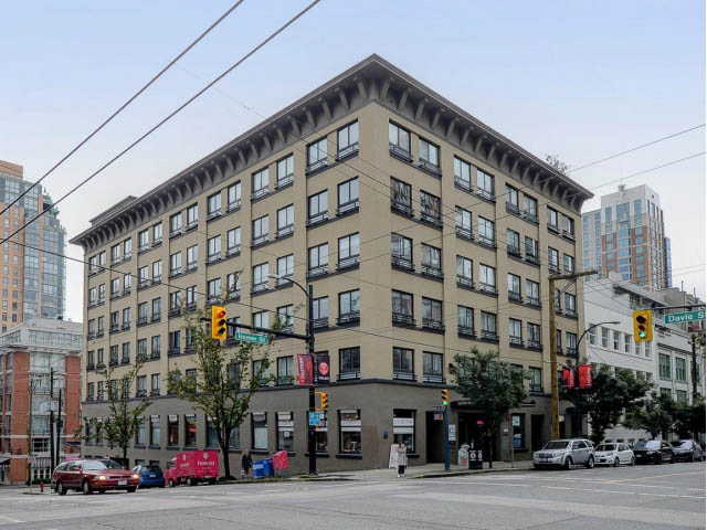 Furnished 2-bedroom loft with large windows and city views. - 509 - 1216 Homer Street, Vancouver Downtown