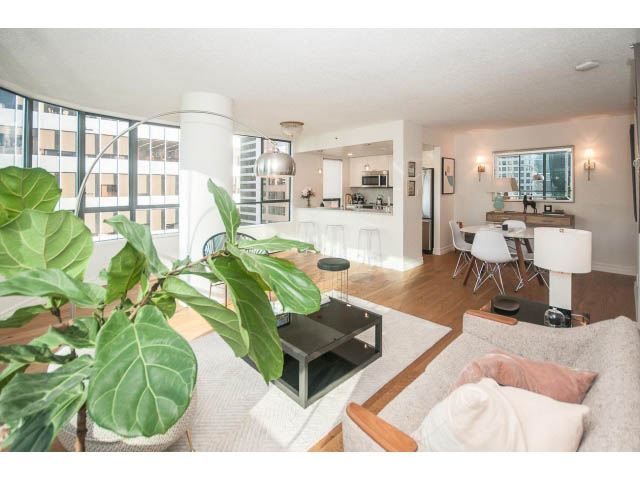 Bright living room with hardwood floors and city view. - 1406 - 1060 Alberni Street, Vancouver Downtown