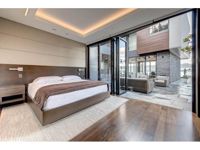 Spacious 3-bedroom house with hardwood floors and a city view. - Address WITHHELD, Burnaby
