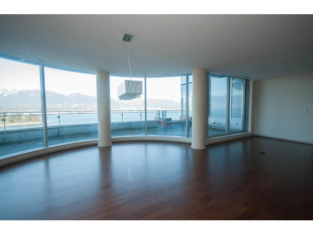 Spacious living room with hardwood floors and stunning city view. - 2200 - 1169 W Cordova St, Vancouver Downtown
