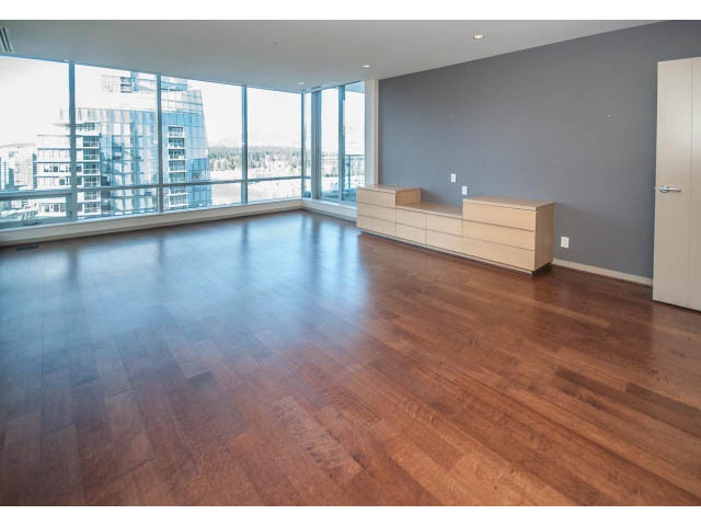 Spacious living room with hardwood floors and city view. - 2200 - 1169 W Cordova St, Vancouver Downtown