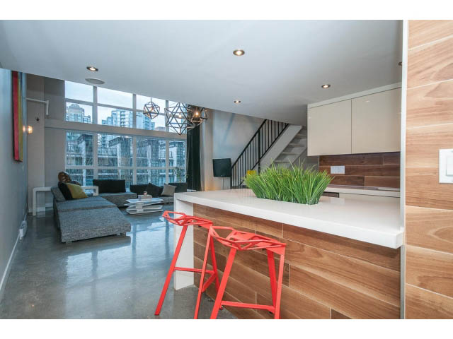 Bright kitchen with hardwood floors and city view, modern furnishings. - 307 - 1238 Seymour Street, Vancouver Downtown