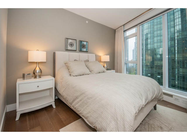3 bedroom furnished penthouse in coal harbour